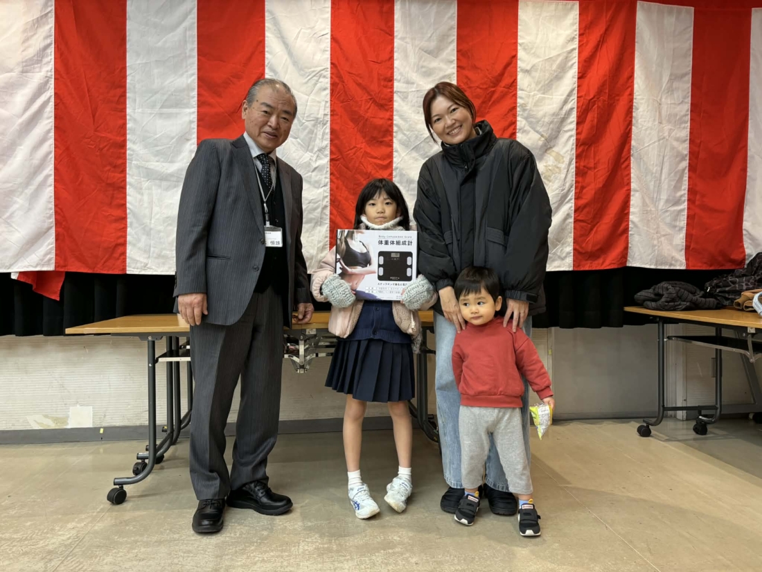 防災クイズ12月の賞品授与